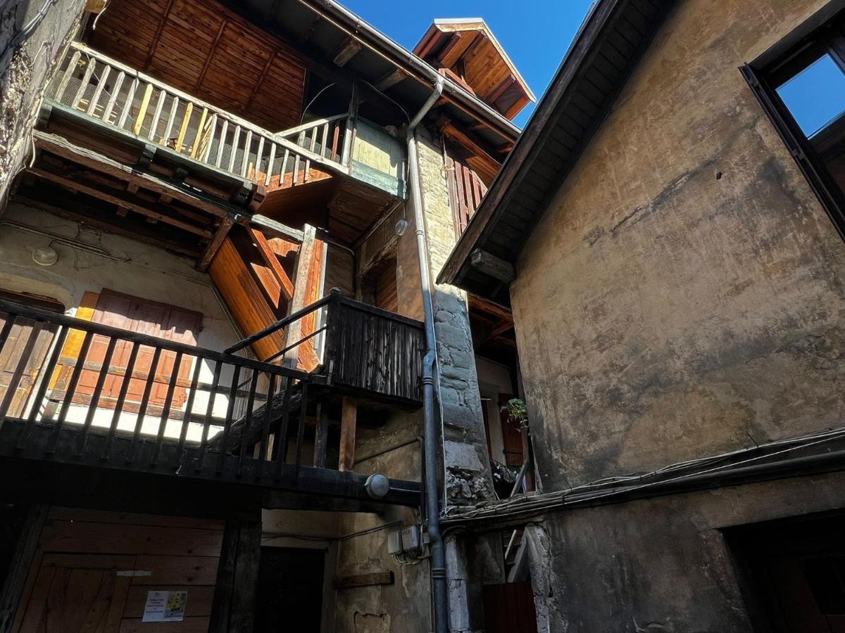 Cosmo Ideal Famille Rue Carnot Annecy Exterior photo