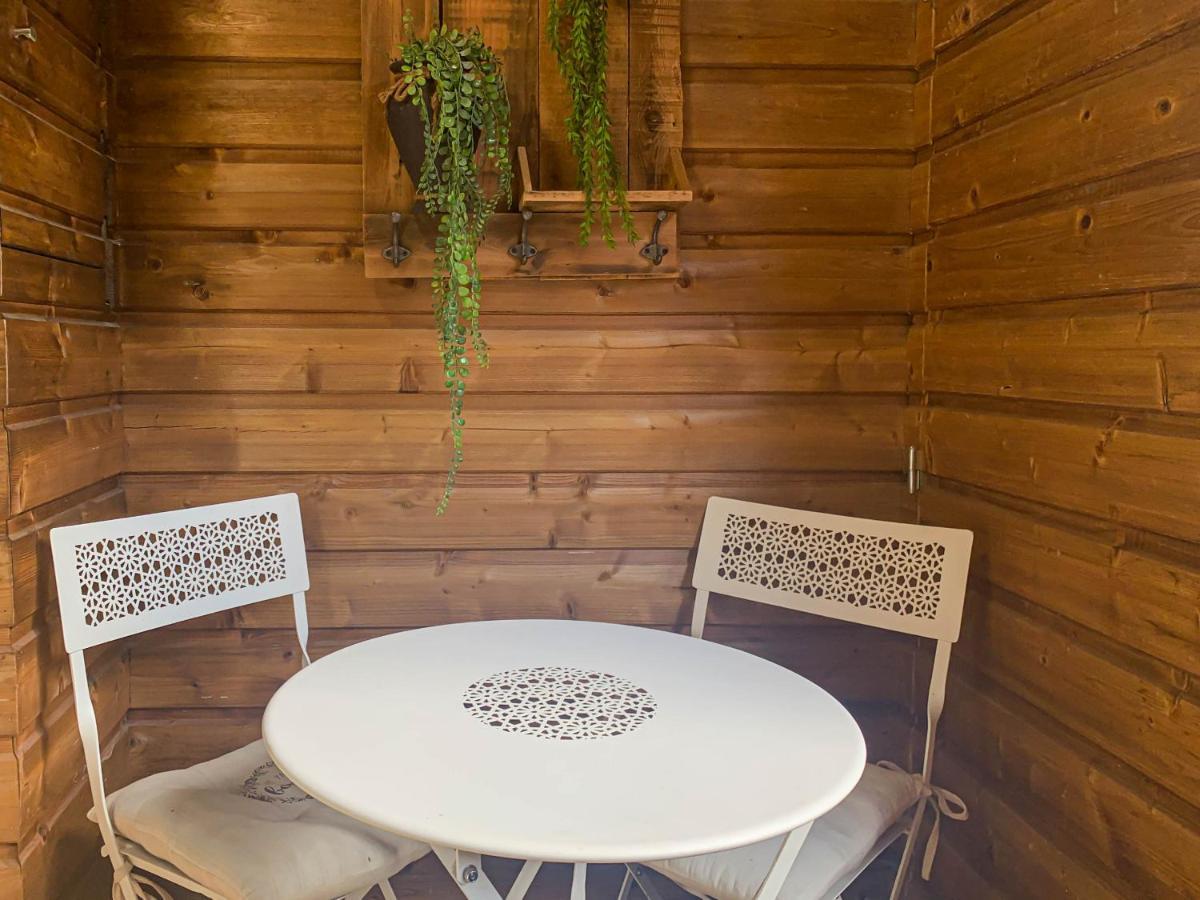 Cosmo Ideal Famille Rue Carnot Annecy Exterior photo